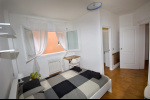 room with king's bed park guell residence